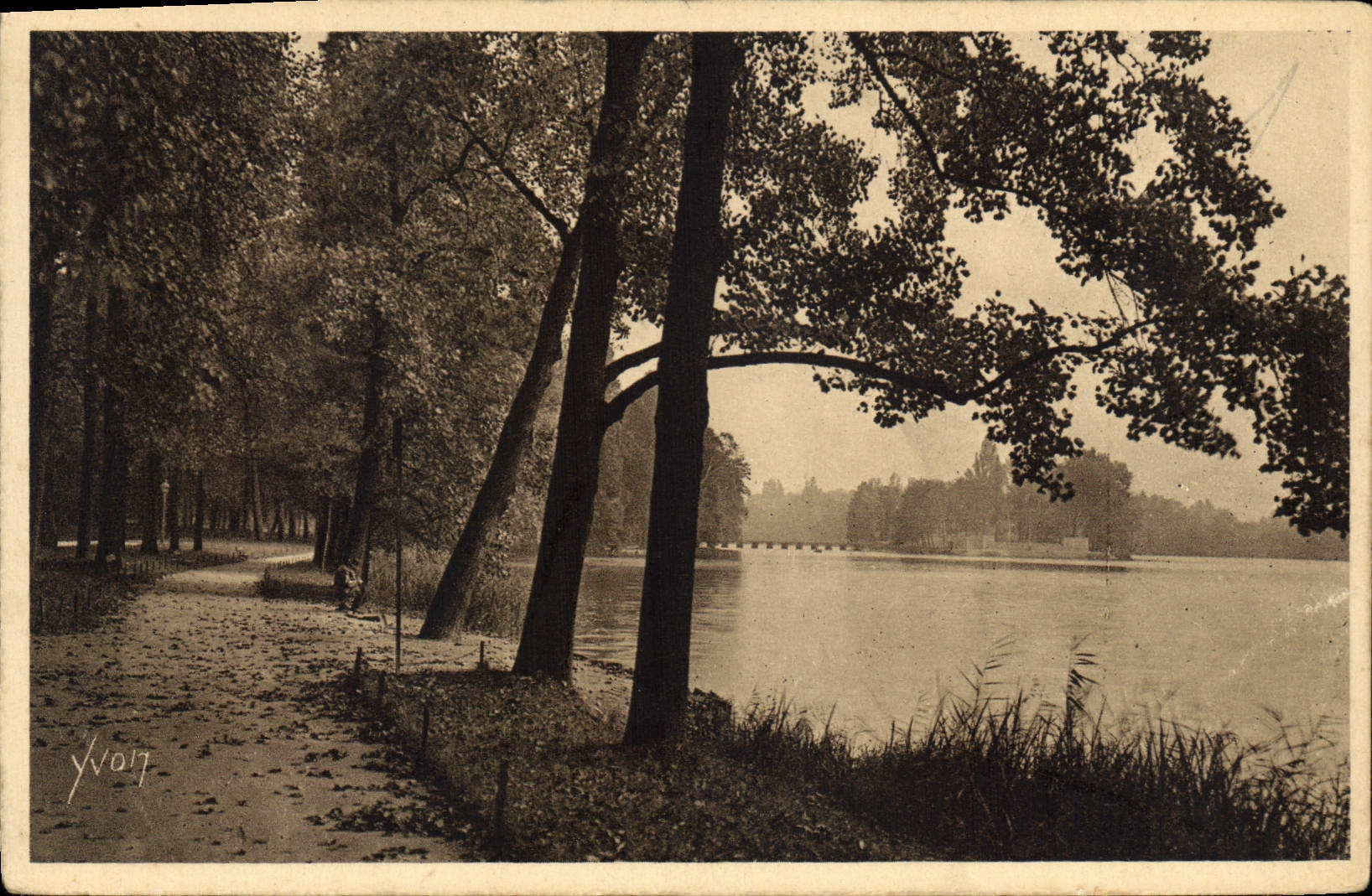 CPA La Douce France Lyon Rhone Parc de la Tete d'Or 