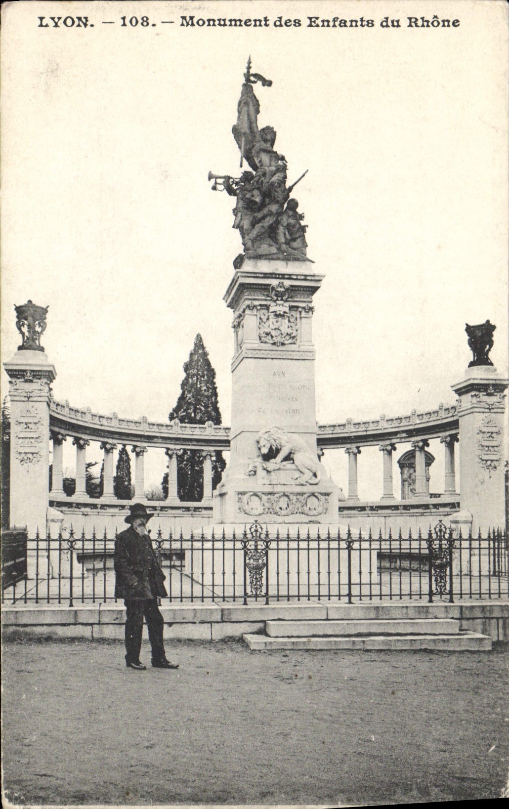CPA Lyon Monument des Enfants du Rhone 