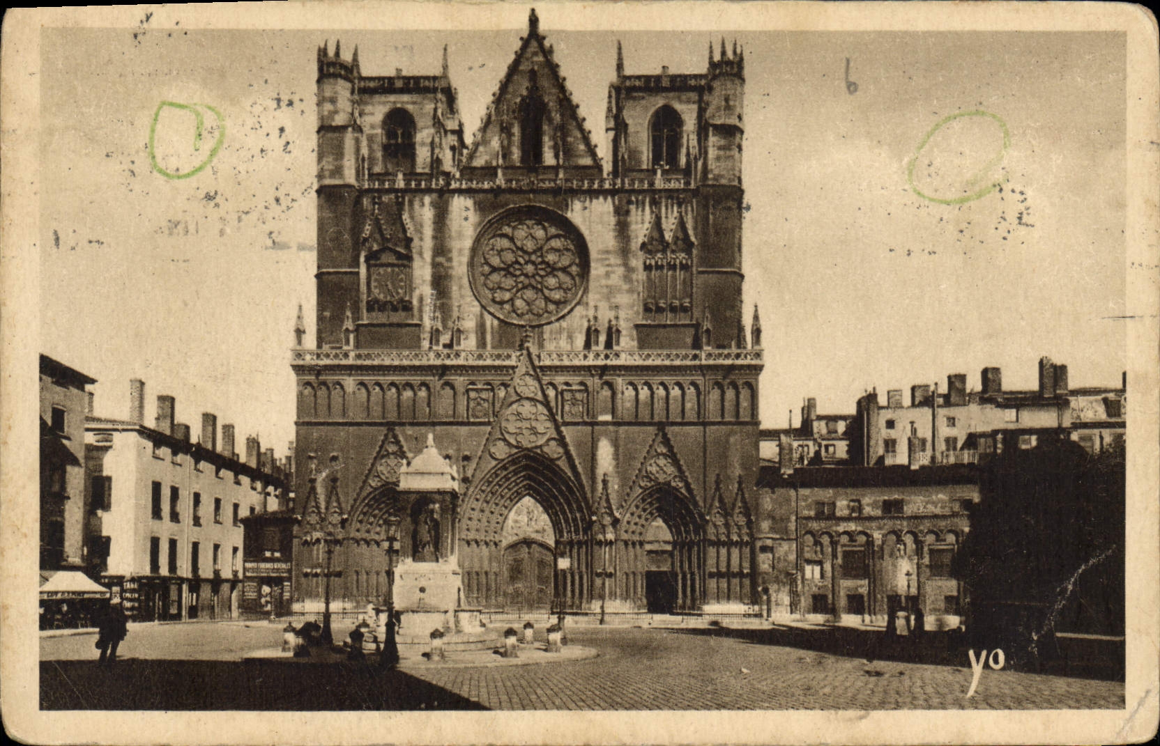 CPA Lyon La Cathedrale Saint Jean construite de XII au XVI siecle 