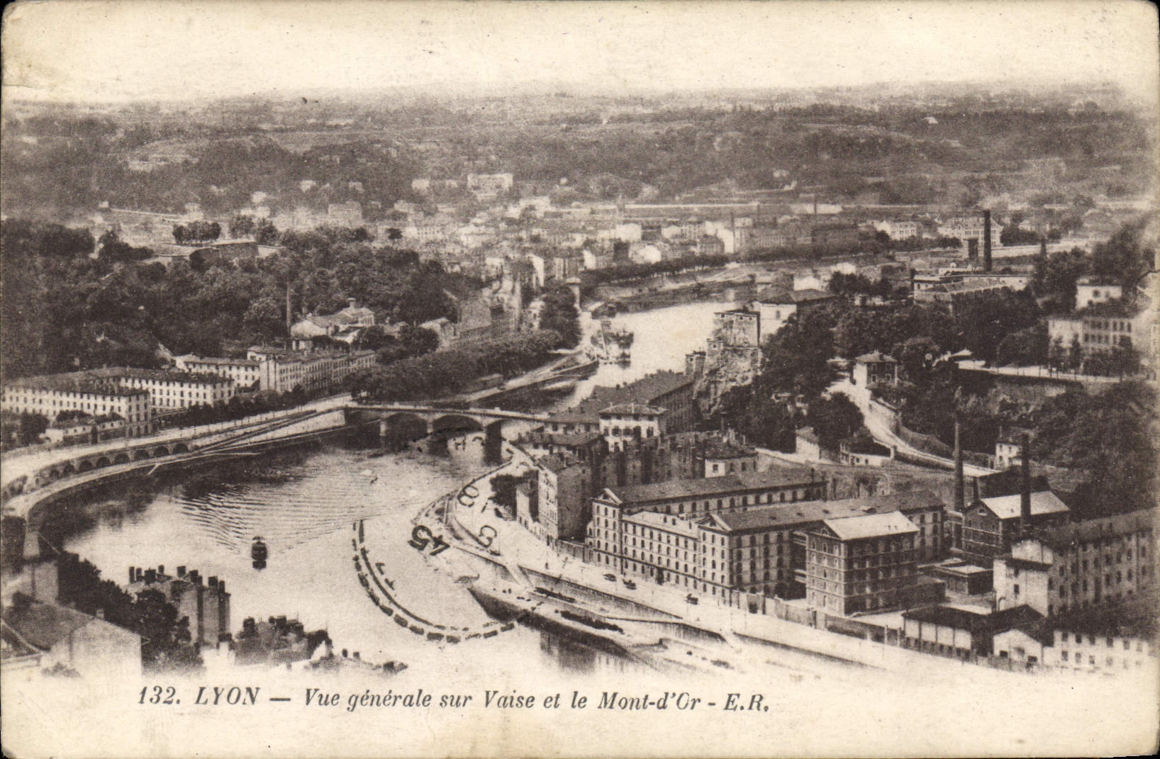CPA Lyon Vue generale sur Vaise et le Mont d'Or