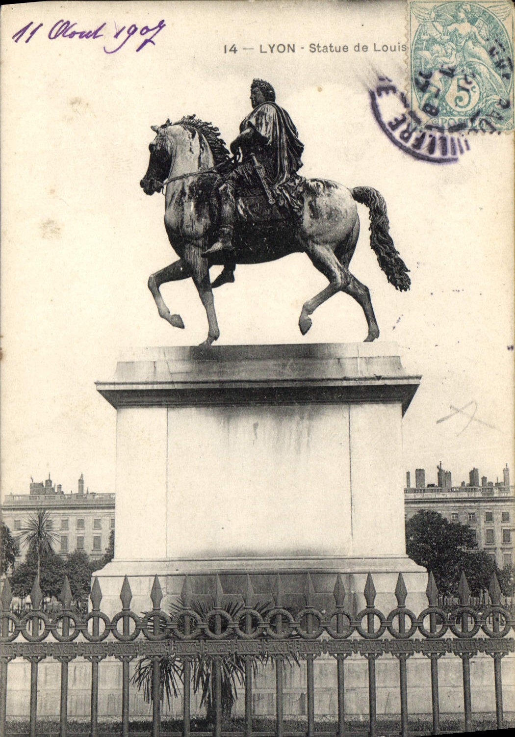 CPA Lyon Statue de Louis 