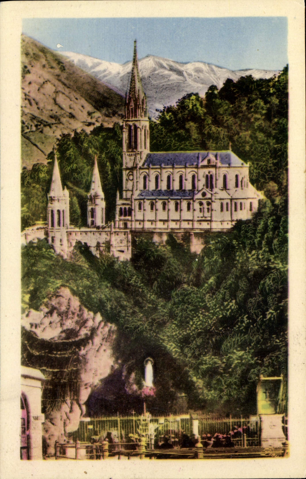 CPA Lourdes La Grotte et la Basilique 