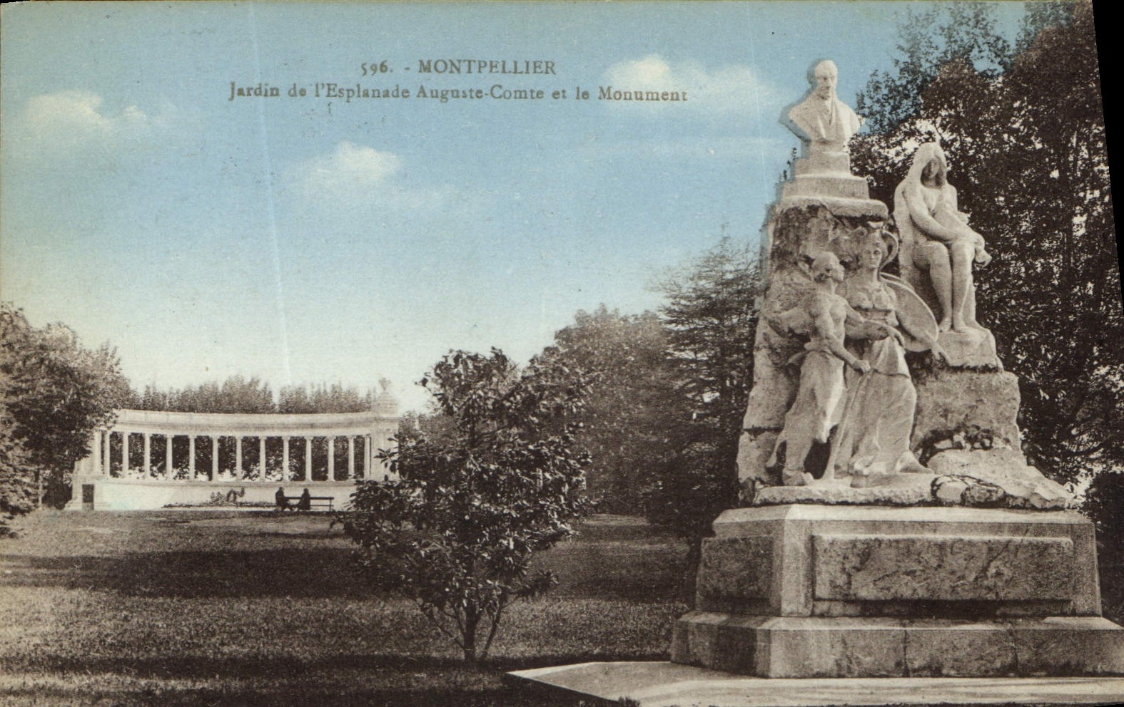 CPA Montpellier Jardin de l'Esplanade Auguste Comte et le Monument 