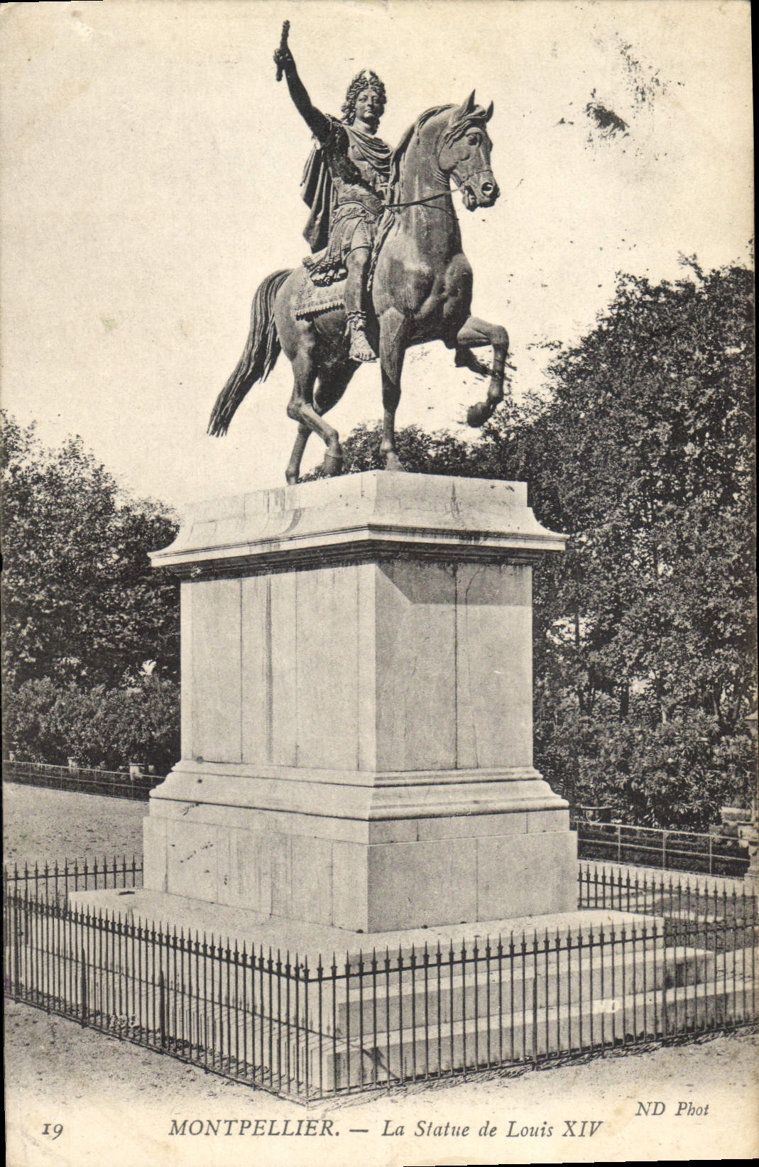 CPA Montpellier la Statue de Louis XIV 