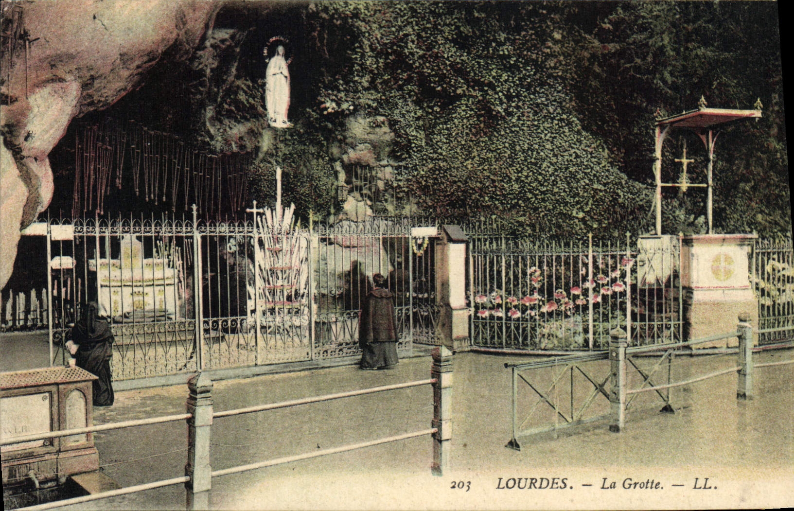 CPA Lourdes la Grotte 