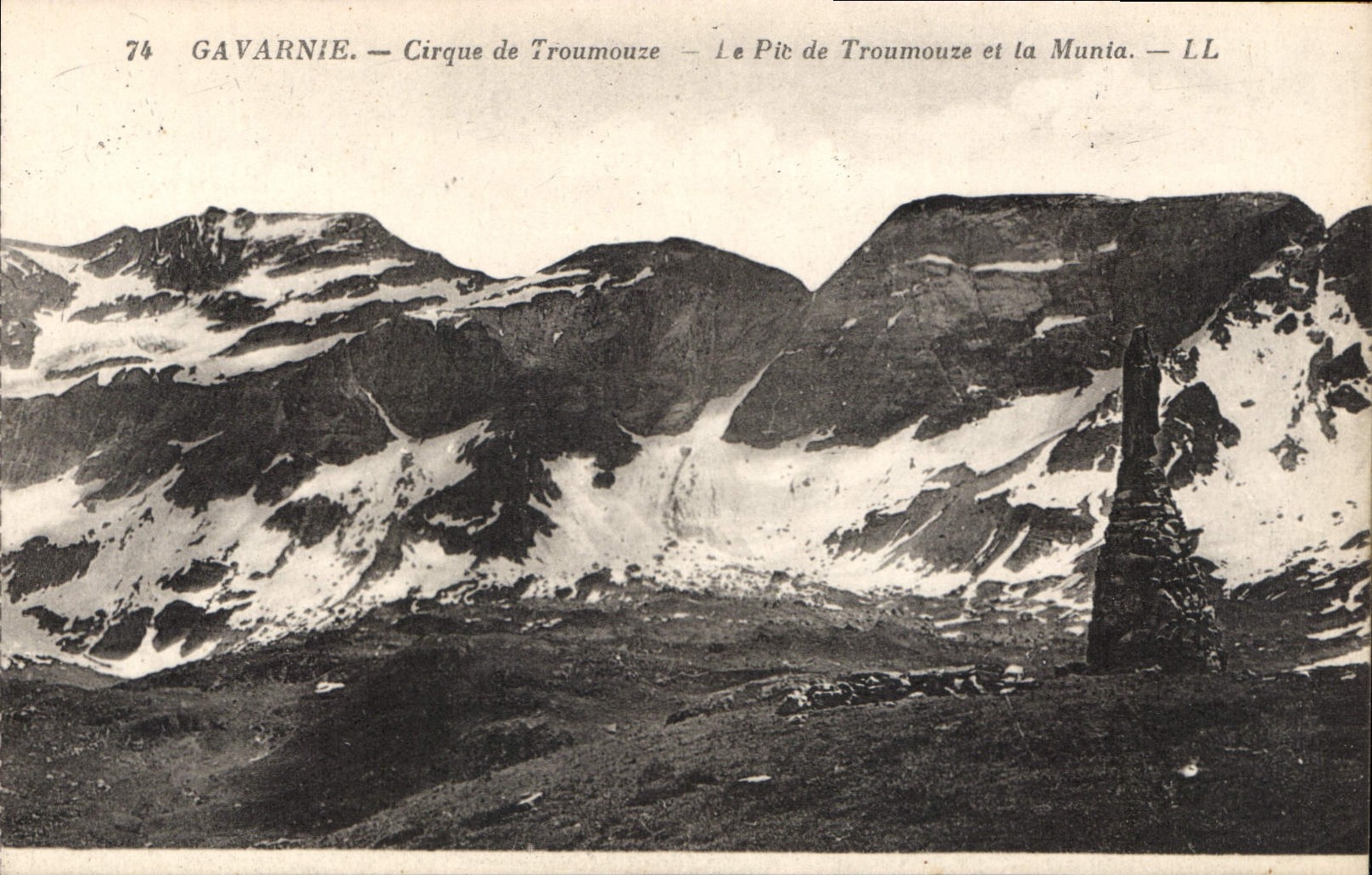 CPA Gavarnie Cirque de Troumouze le Pic de Troumouze et la Munia 