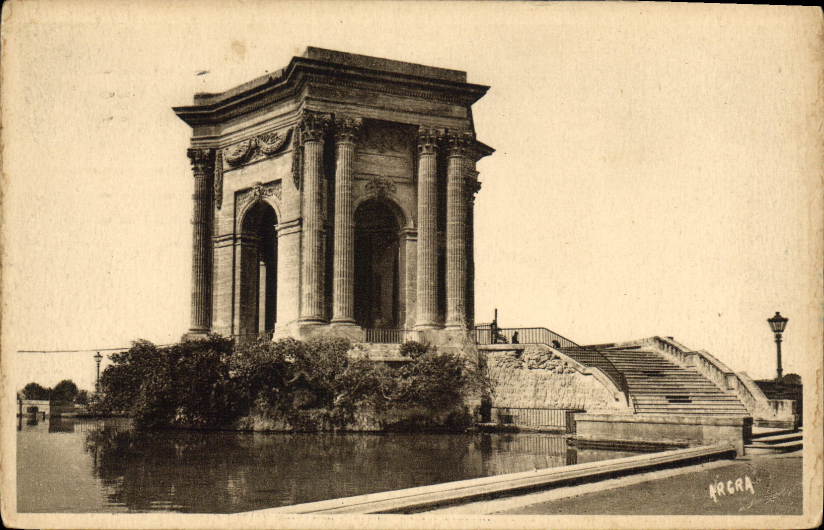 CPA Montpellier Promenade du Peyrou le Chateau d'Eau 