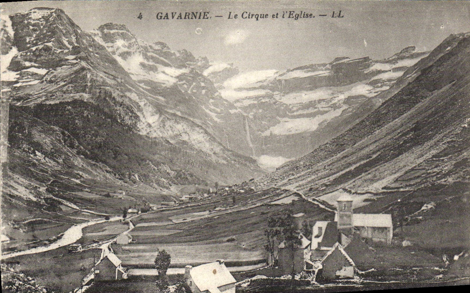 CPA Gavarnie le Cirque et l'eglise 