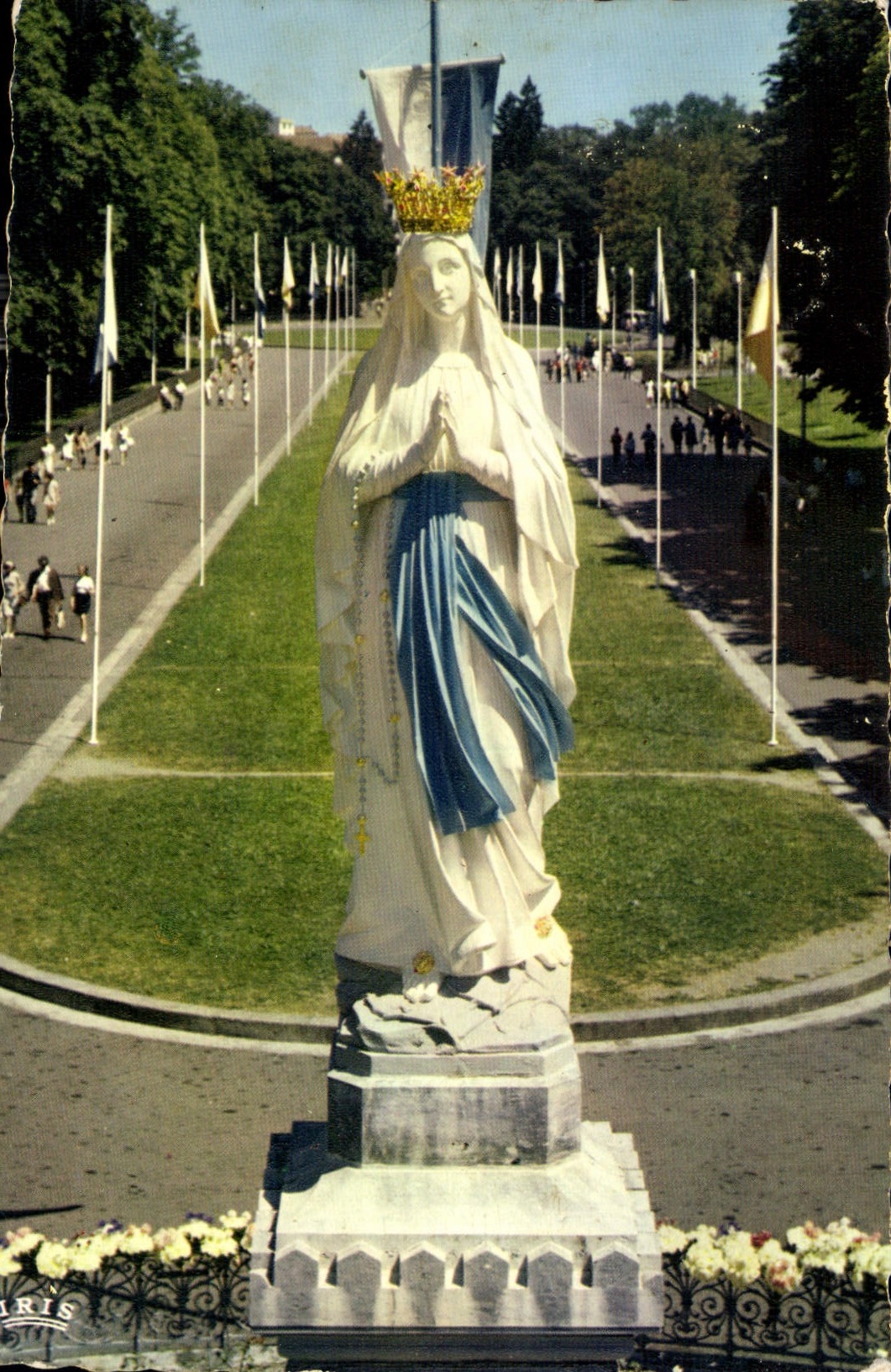 CPA Lourdes la Vierge Couronnee 