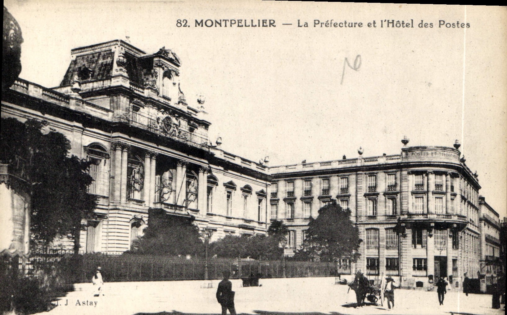 CPA Montpellier la Prefecture et l'Hotel des Postes 