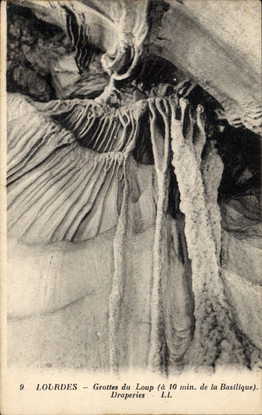 CPA Lourdes Grottes du Loup a 10 min de la Basilique Draperies 