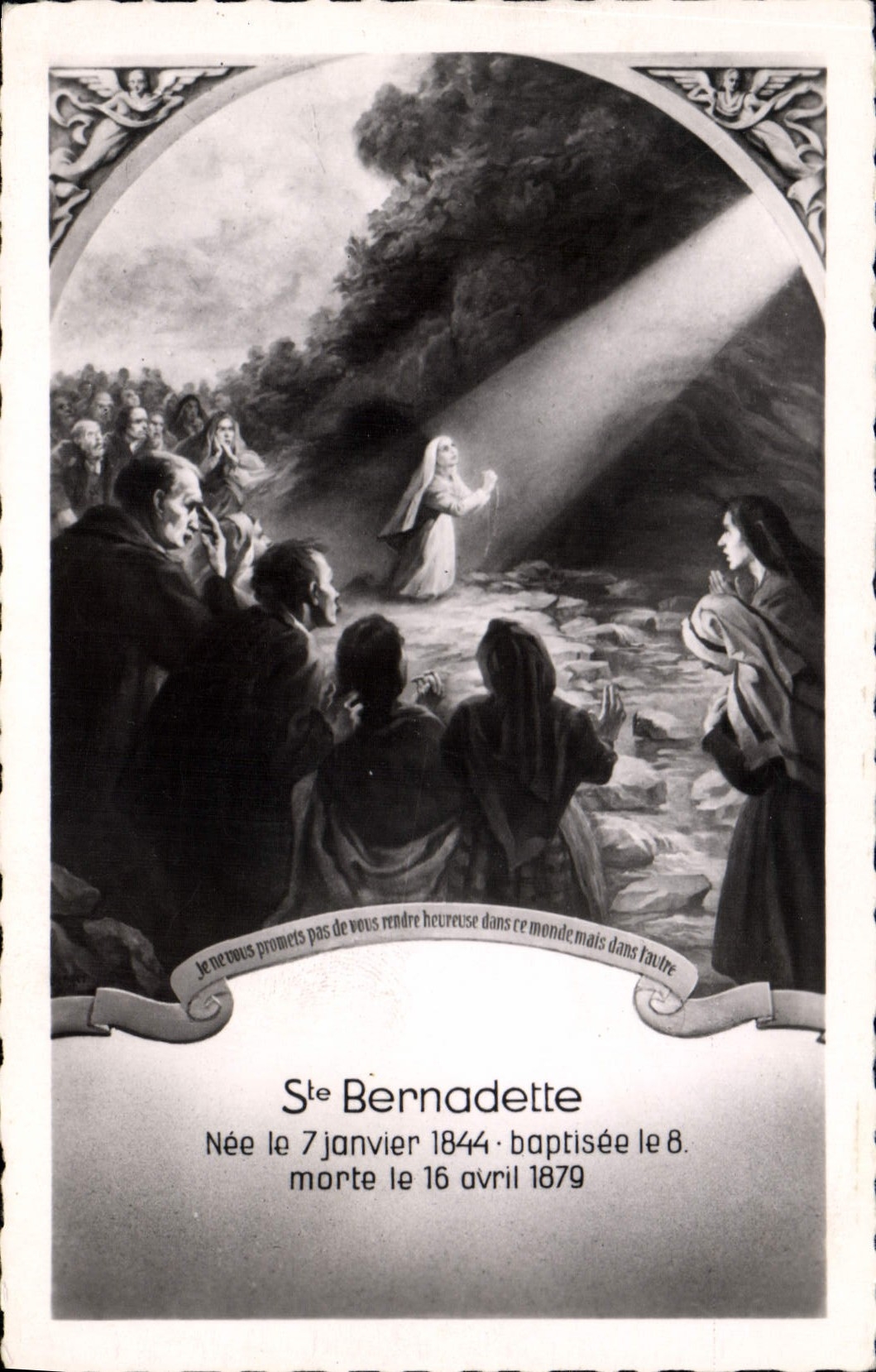 CPA Peinture murale de l'eglise Paroissiale de Lourdes une des Apparitions 