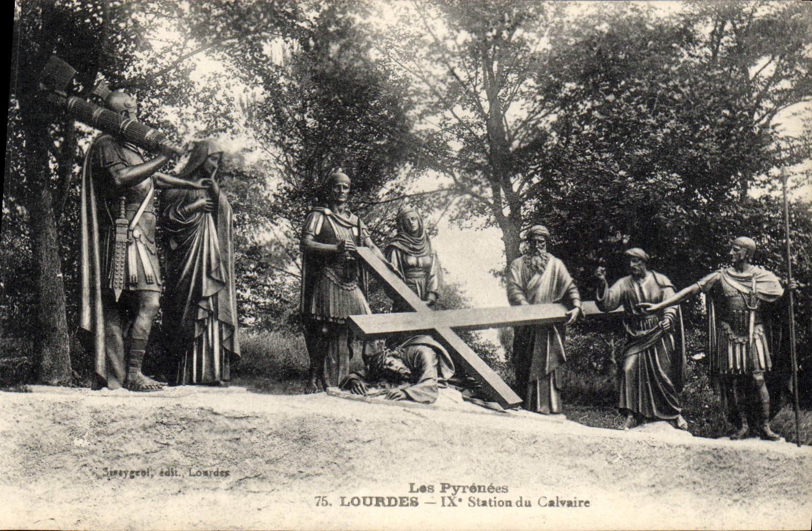CPA Les Pyrenees Lourdes IX Station du Calvaire 