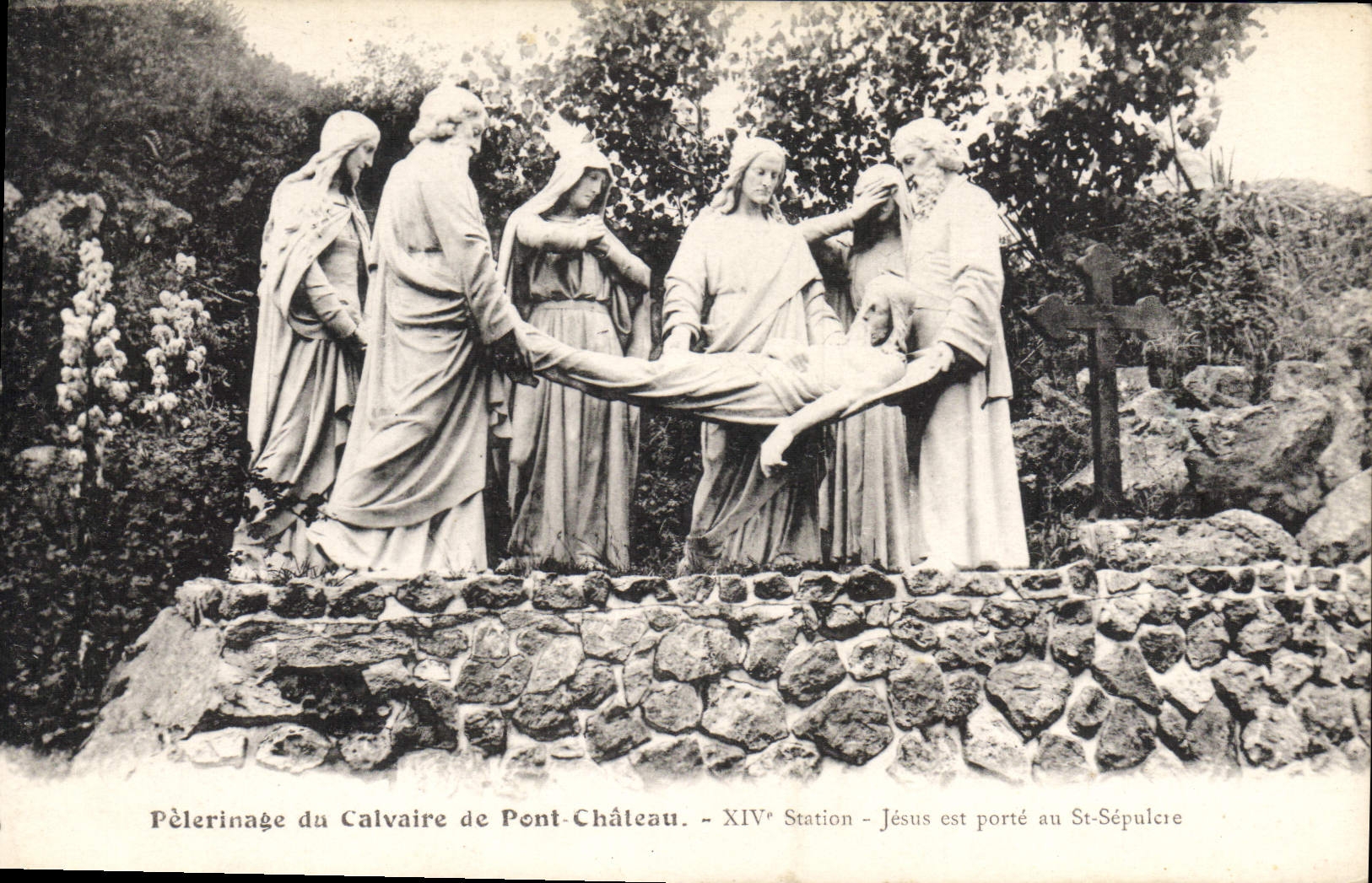 CPA Pelerinage du Calvaire de Pont Chateau XIV Station Jesus est porte au St Sepulere