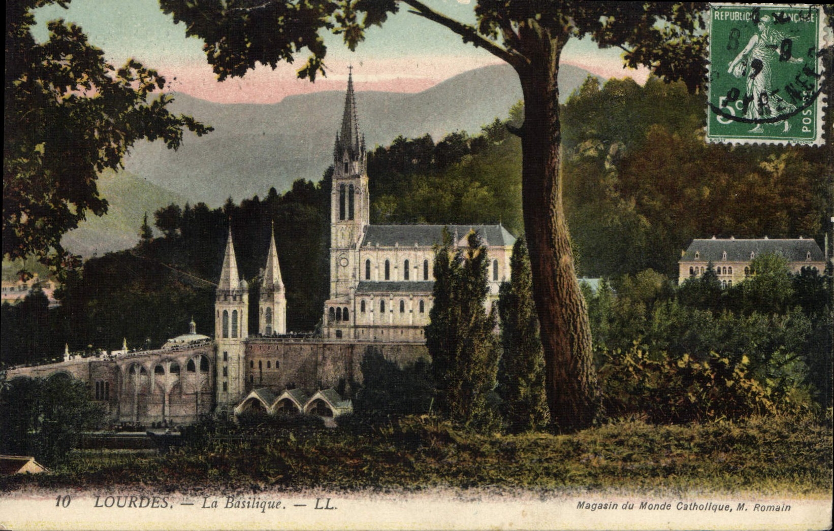 CPA Lourdes la Basilique 
