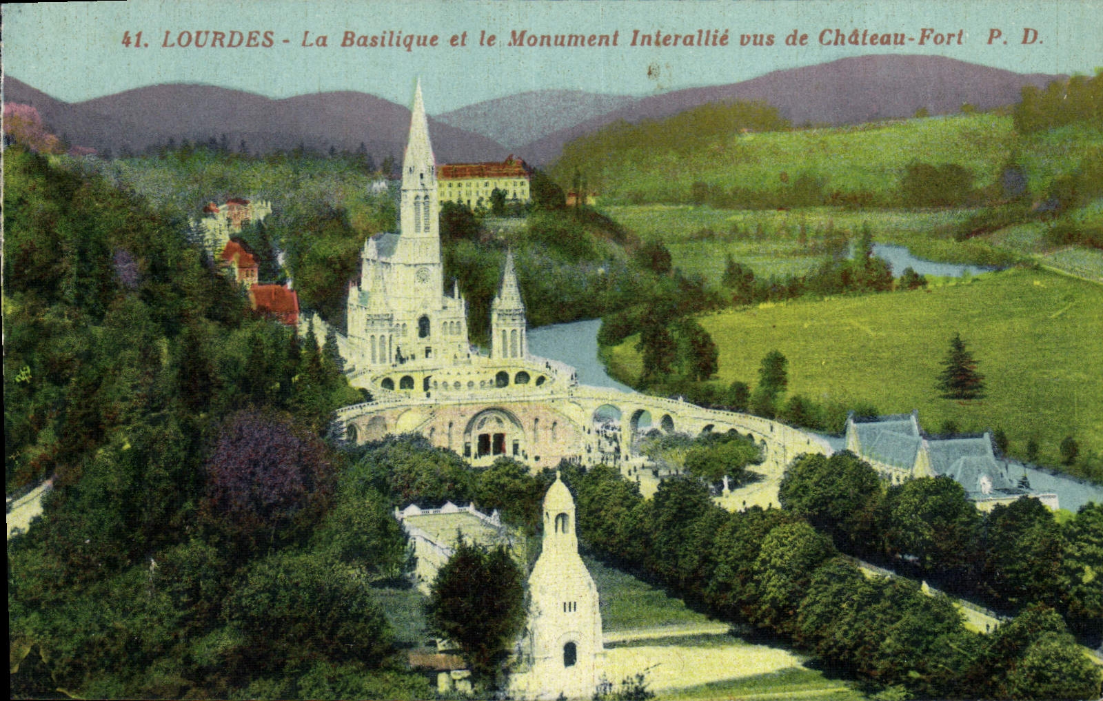CPA Lourdes la Basilique et le monument interallie vus de chateau Fort 