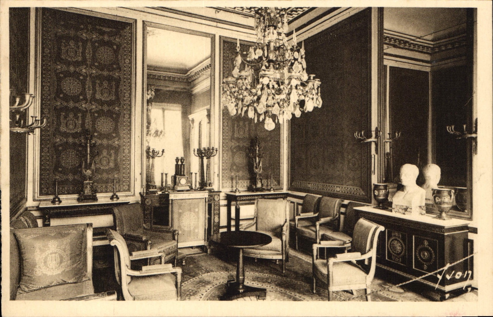 CPA Fontainebleau S et M le Palais Salon de l'Abdication 