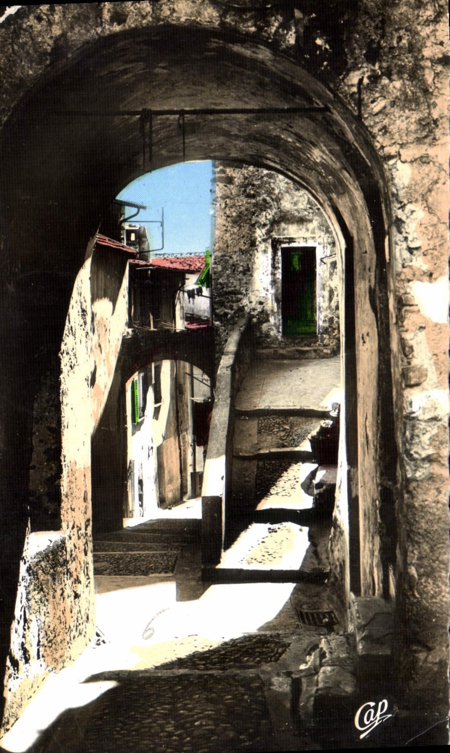 CPA Menton une vieille rue 