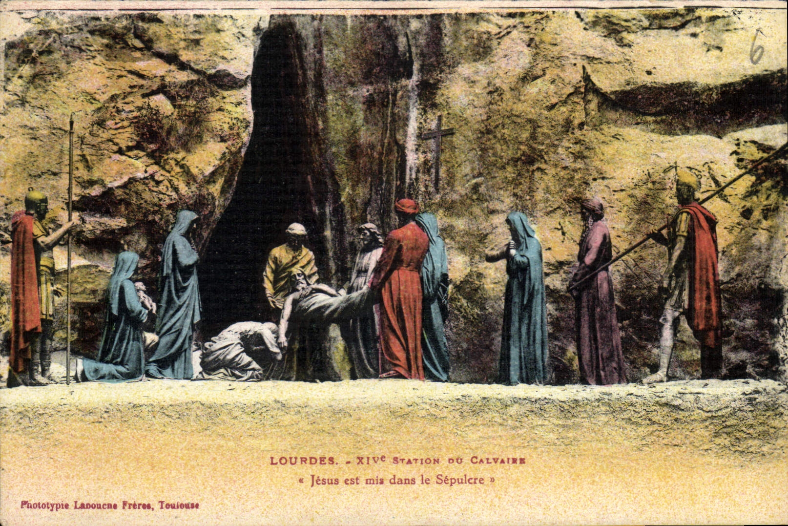CPA Lourdes XIV Station du Calvaire Jesus est mis dans le Sepulere 