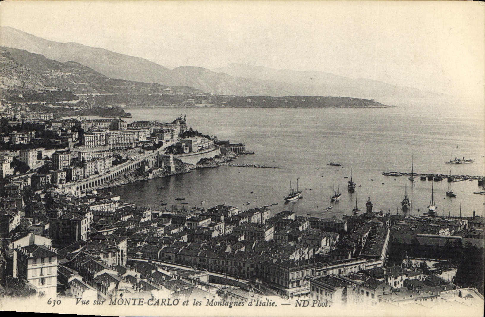 CPA Vue sur Monte Carlo et les Montagnes d'Italie 