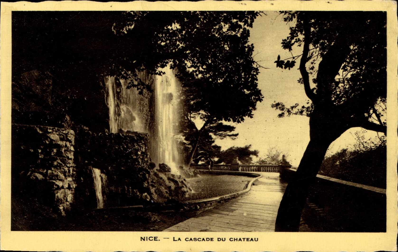 CPA Nice La Cascade du Chateau 