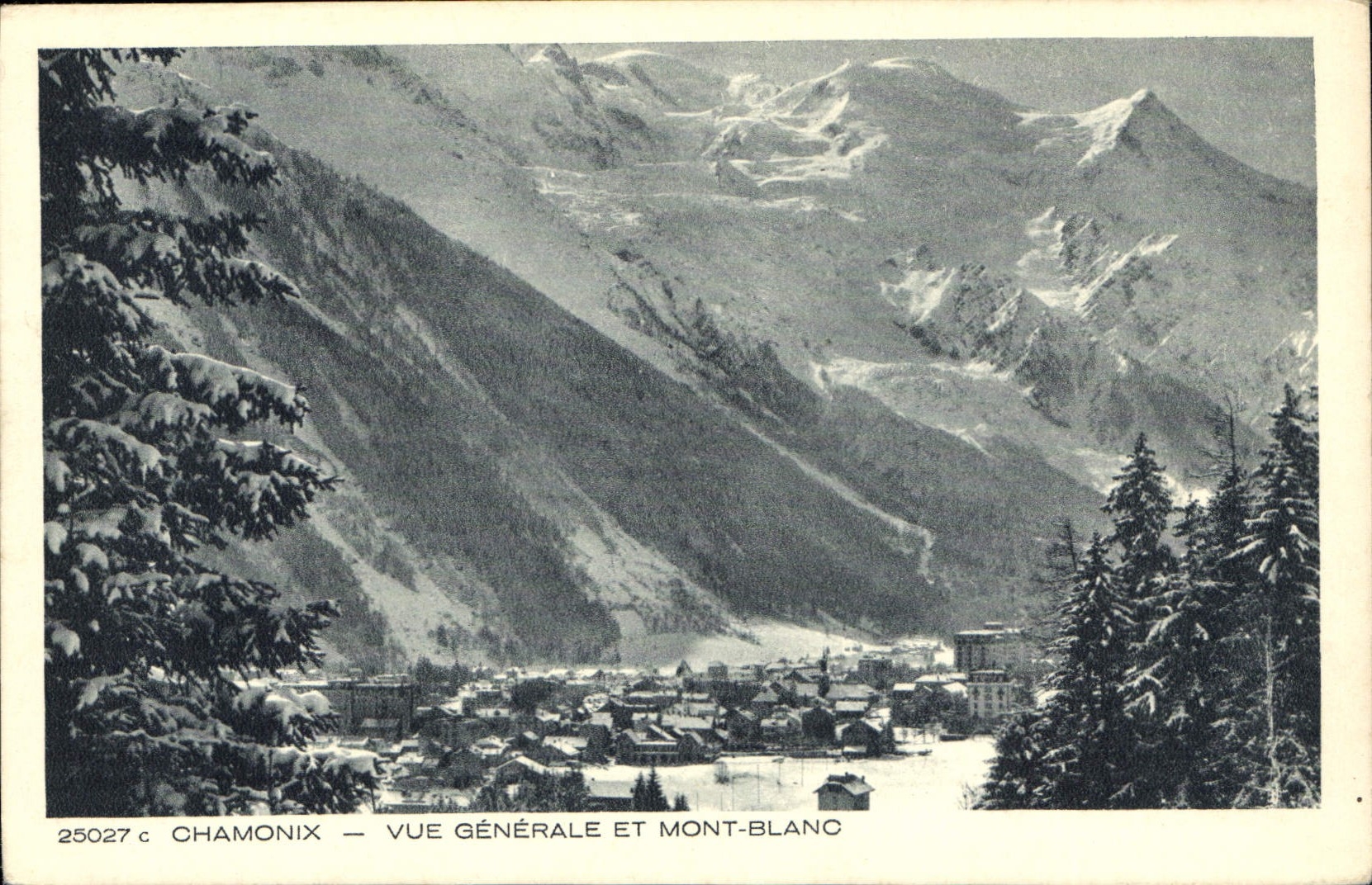 CPA Chamonix Vue generale et Mont Blanc 