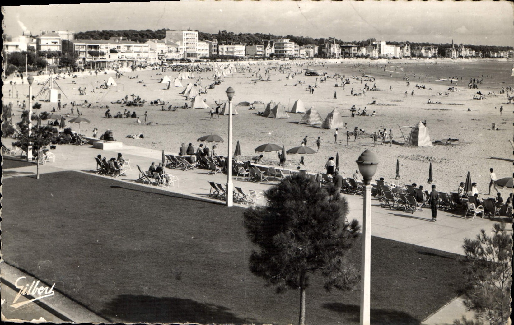 CPM Cote de Beaute Royan La Plage vue du Portique 