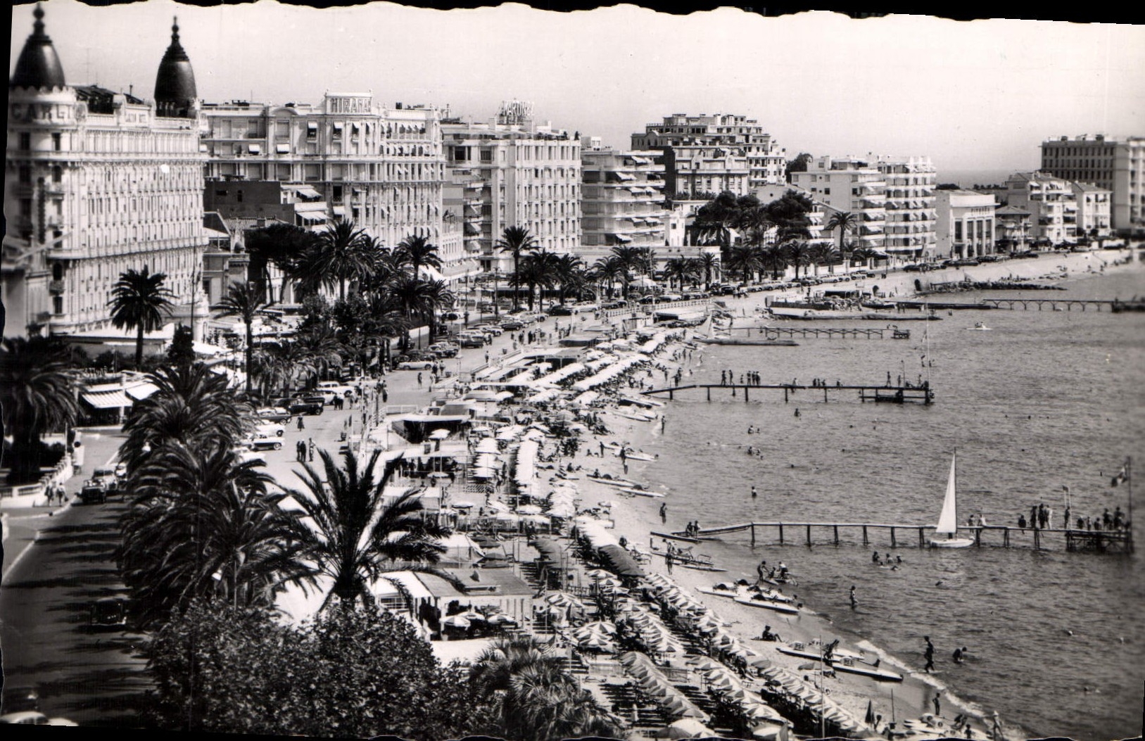 CPA La Cote d'Azur Cannes Les Hotels La Croisette et la Plage 