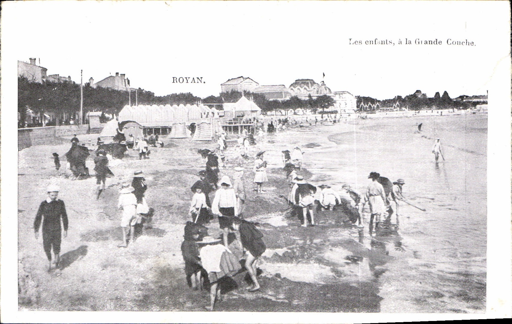 CPA Royan Les enfants a la Grande Conche