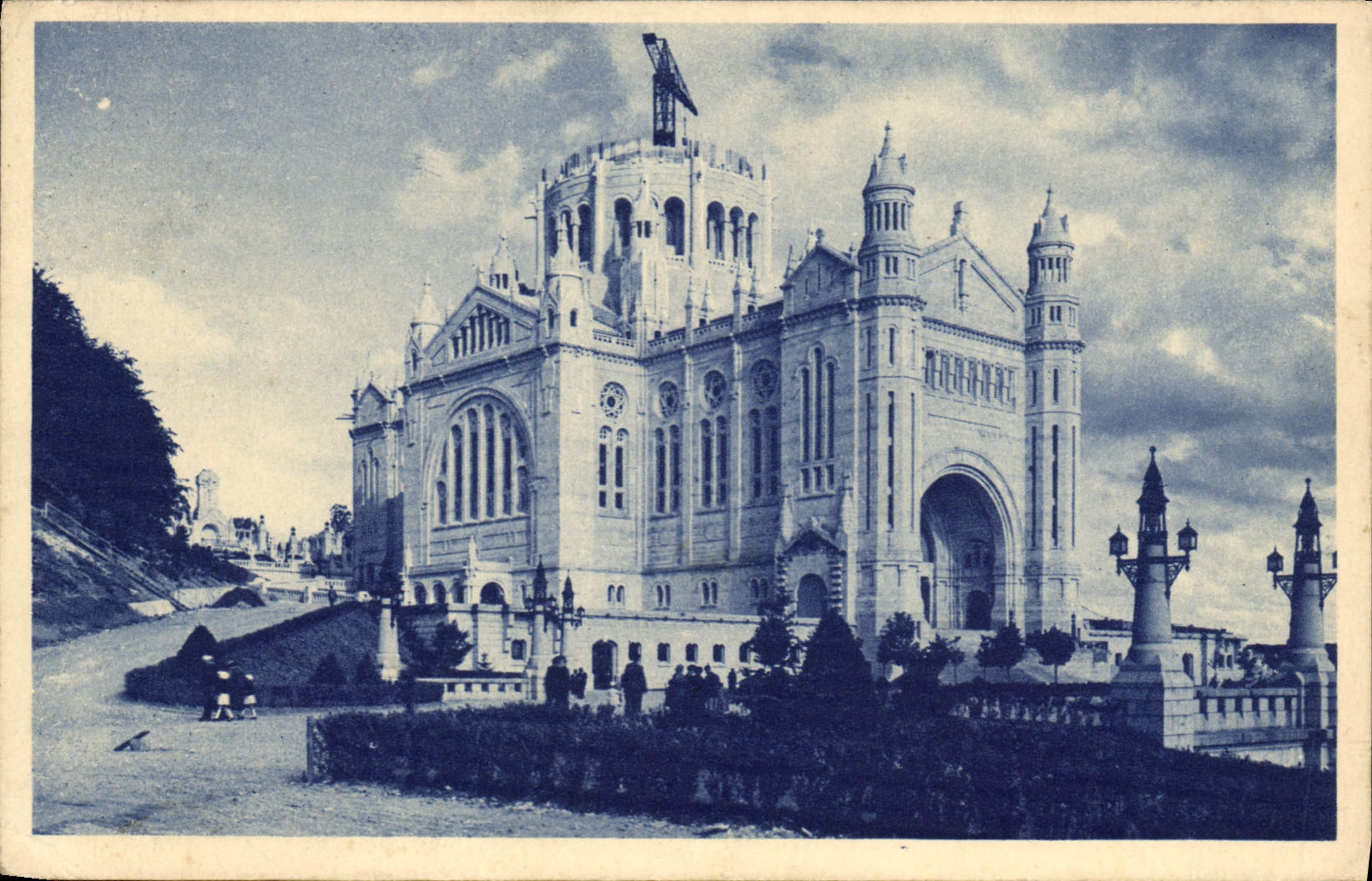 CPA La Basilique de Lisieux vue generale en 1938