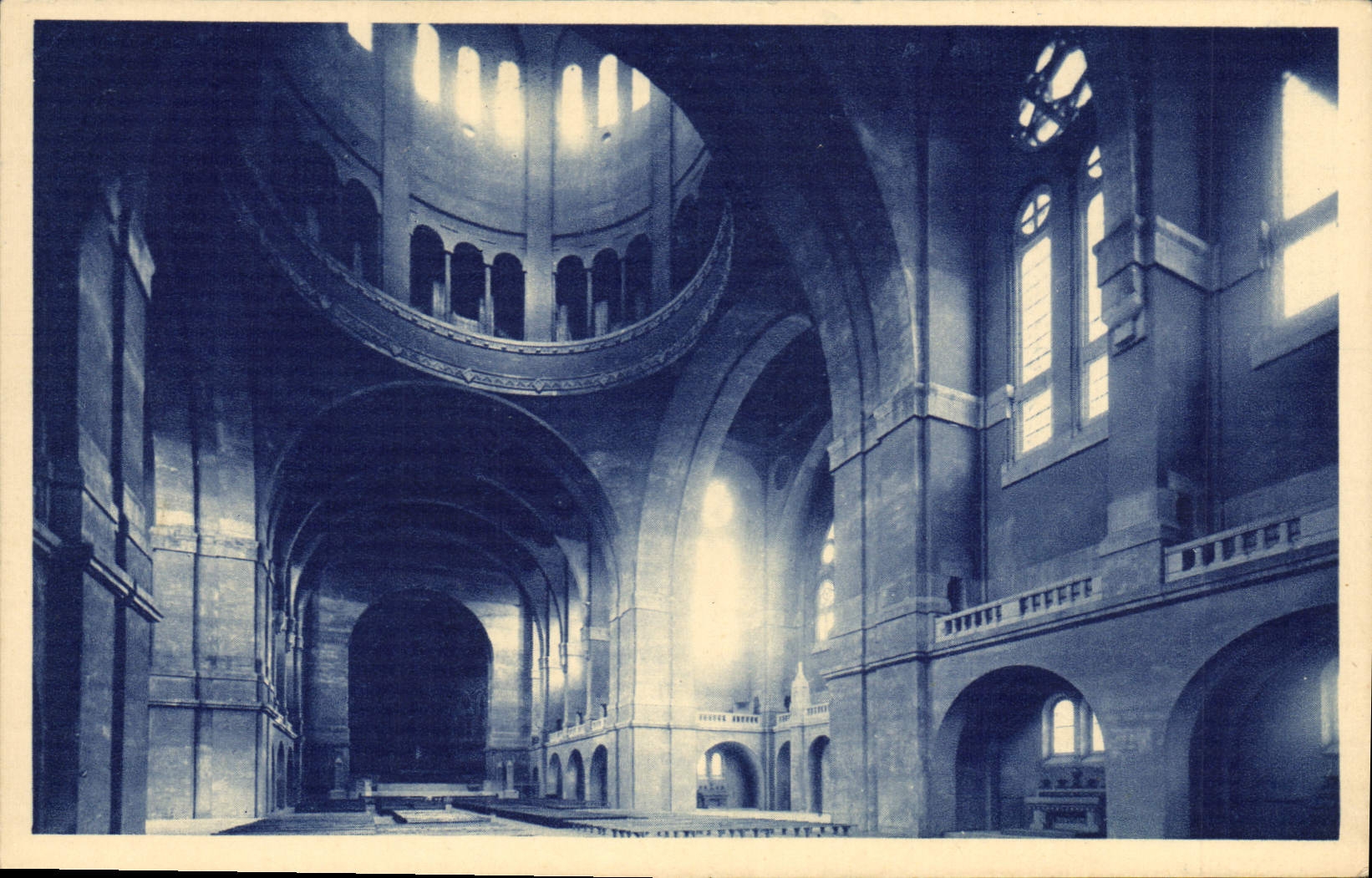CPA La Basilique de Lisieux vue interieure en 1938