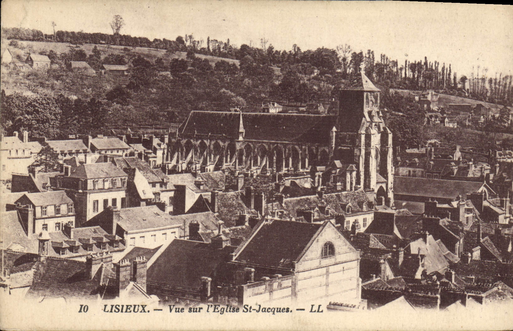 CPA Lisieux Vue sur l'Eglise St Jacques 