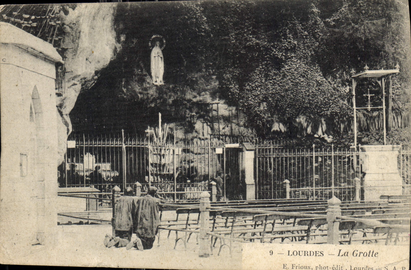 CPA Lourdes La Grotte 