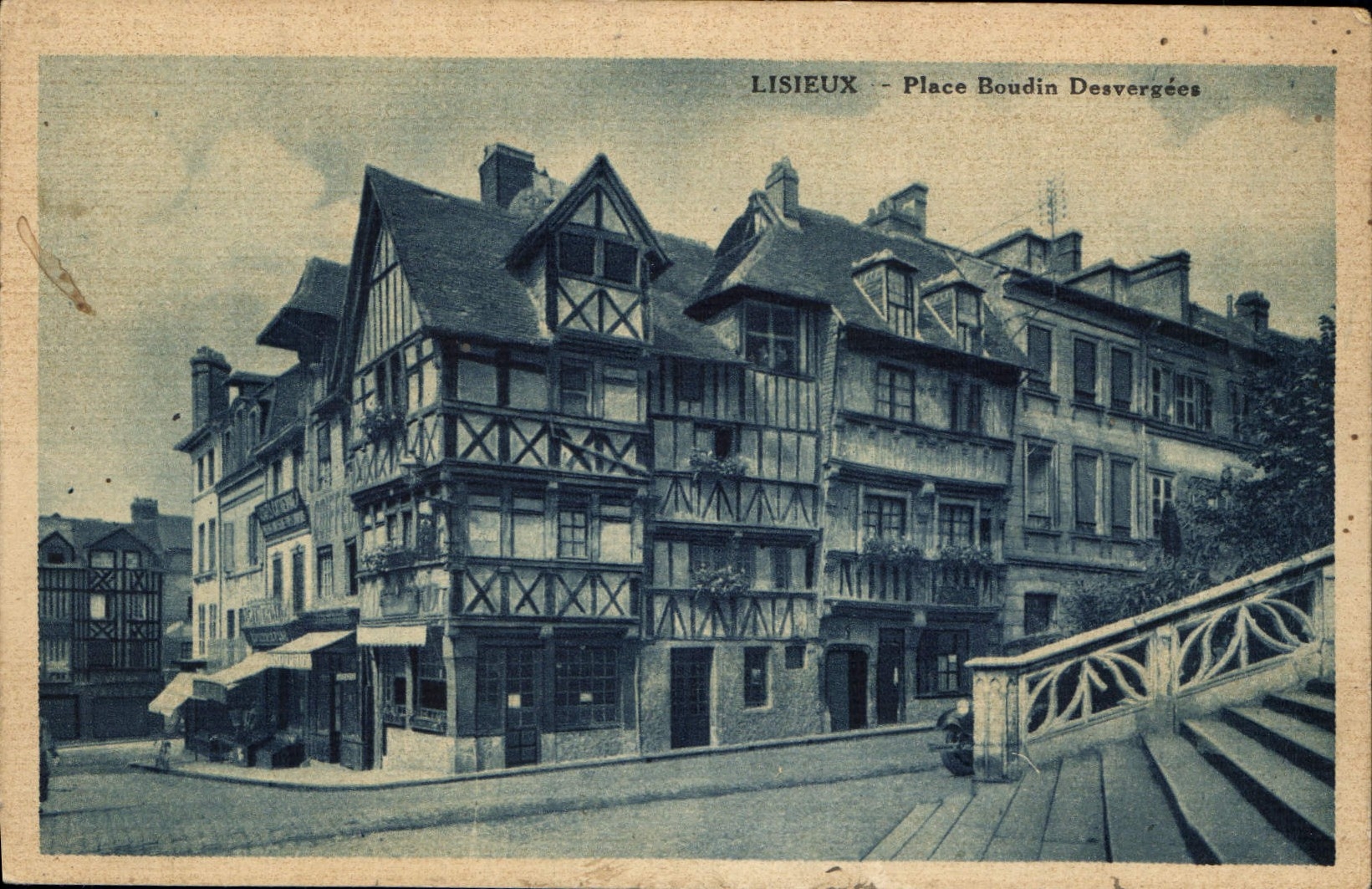 CPA Lisieux Place Baudin Desvergees 