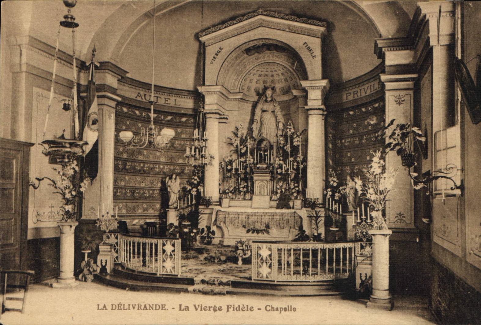 CPA La Delivrande La Vierge Fidele Chapelle 