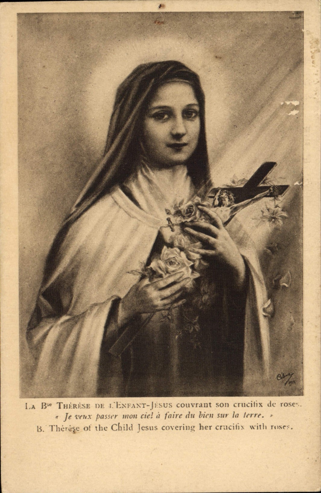 CPA La Bte Therese de l'Enfant Jesus couvrant son crucifix de roses