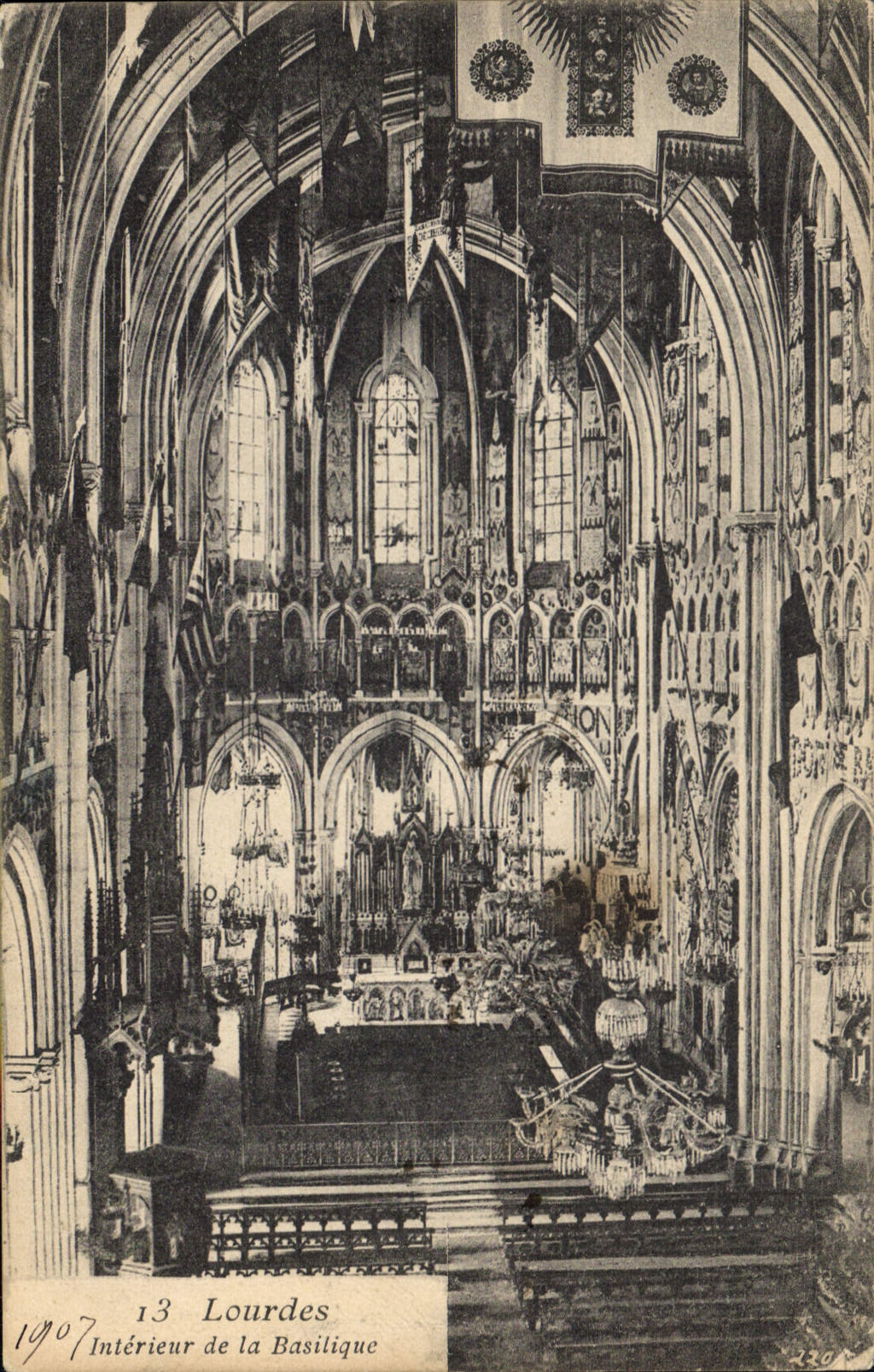 CPA Lourdes Interieur de la Basilique 