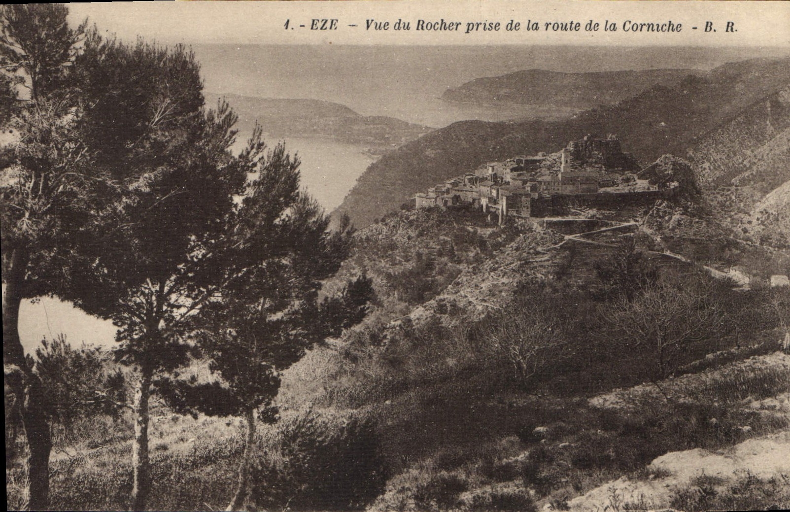 CPA Eze Vue du Rocher prise de la route de la Corniche