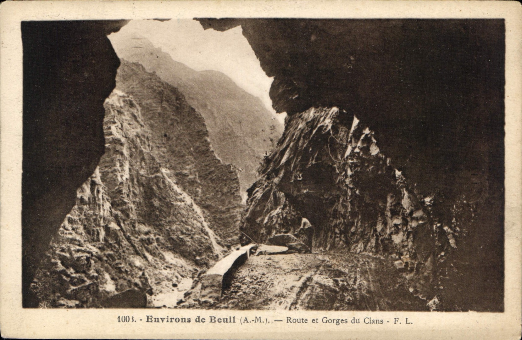 CPA Environs de Beuil A M Route et Gorges du Cians 