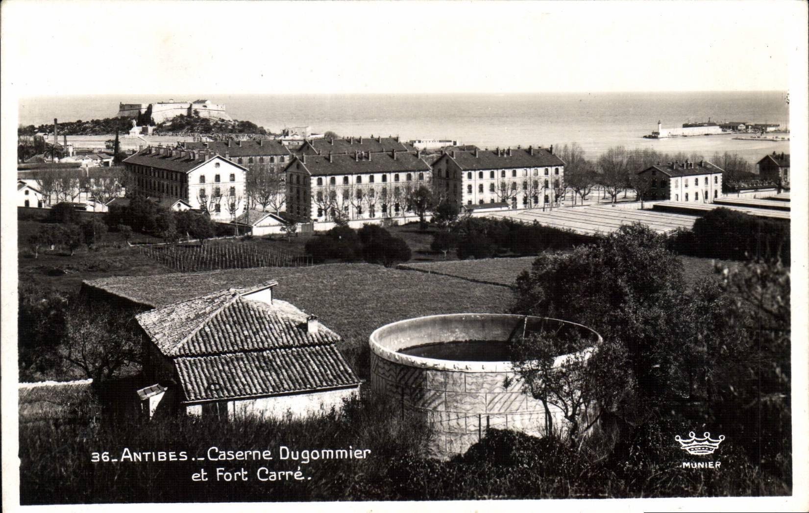 CPA Antibes Caserne Dugommier et Fort Carre Militaria