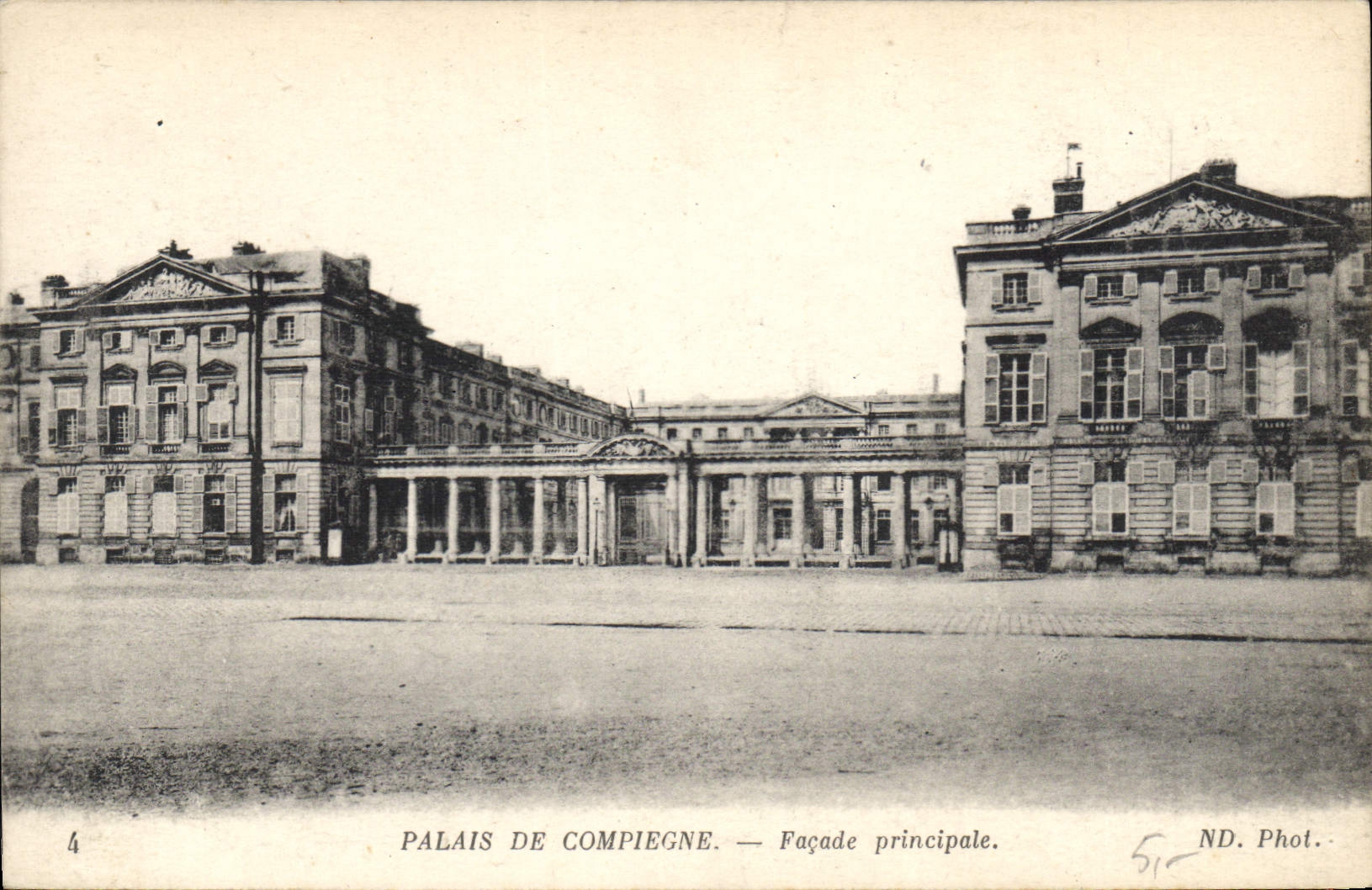 CPA Palais de Compiegne Facade principale 