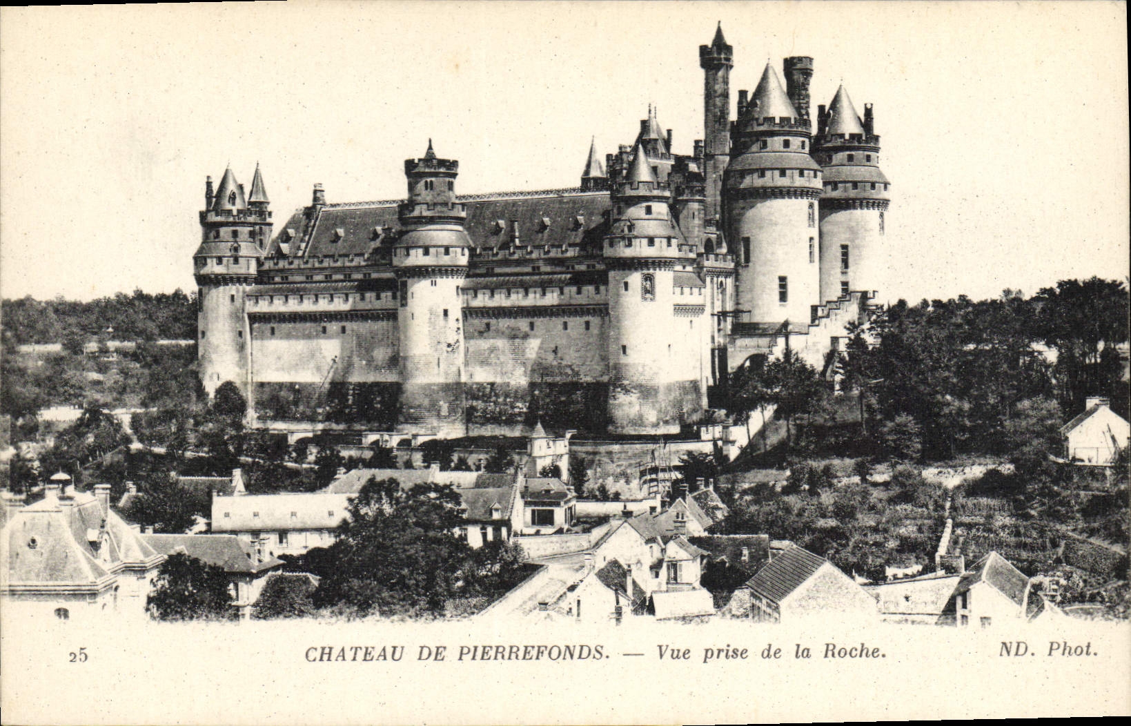 CPA Chateau de Pierrefonds Vue prise de la Roche 