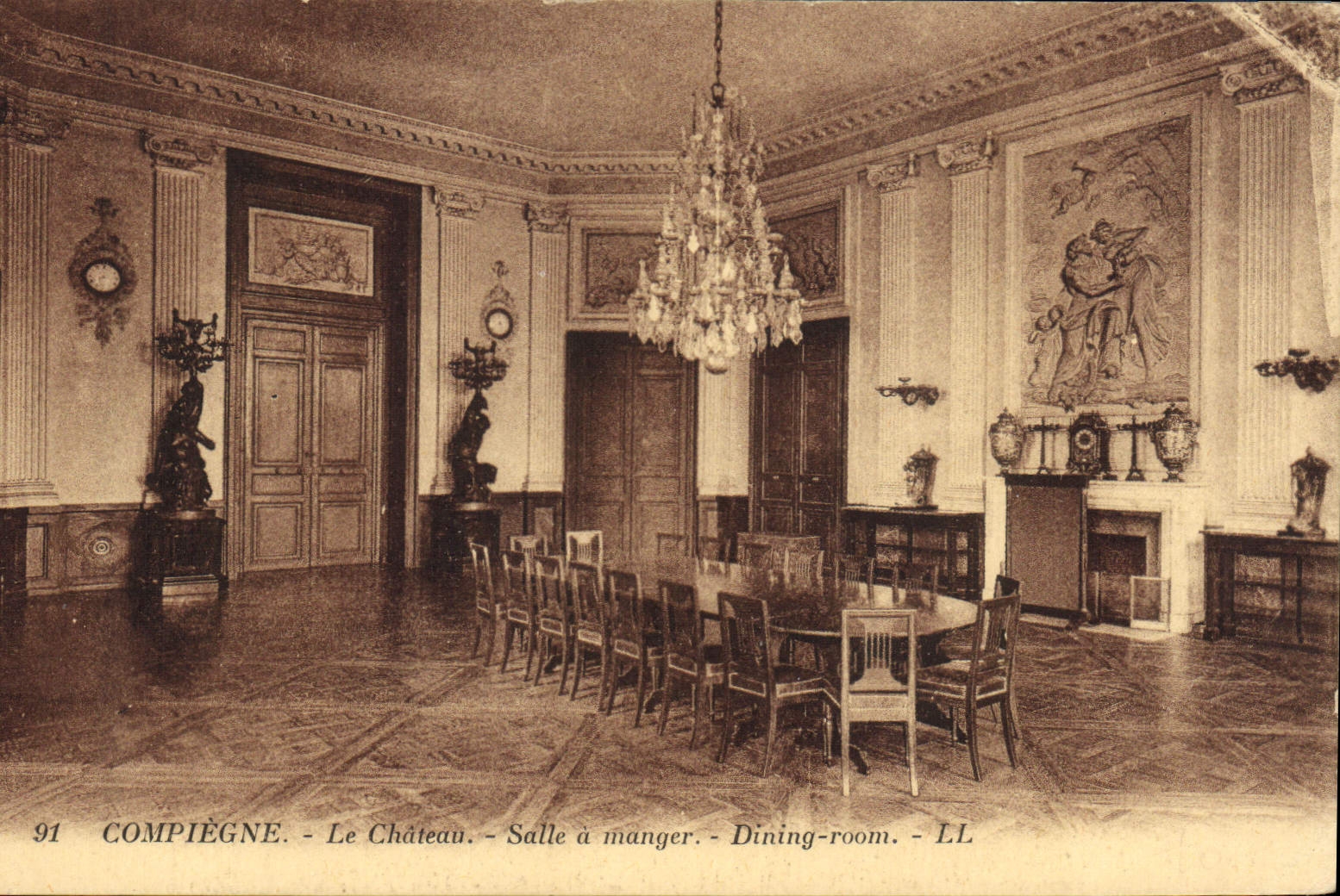 CPA Compiegne le Chateau Salle a manger 