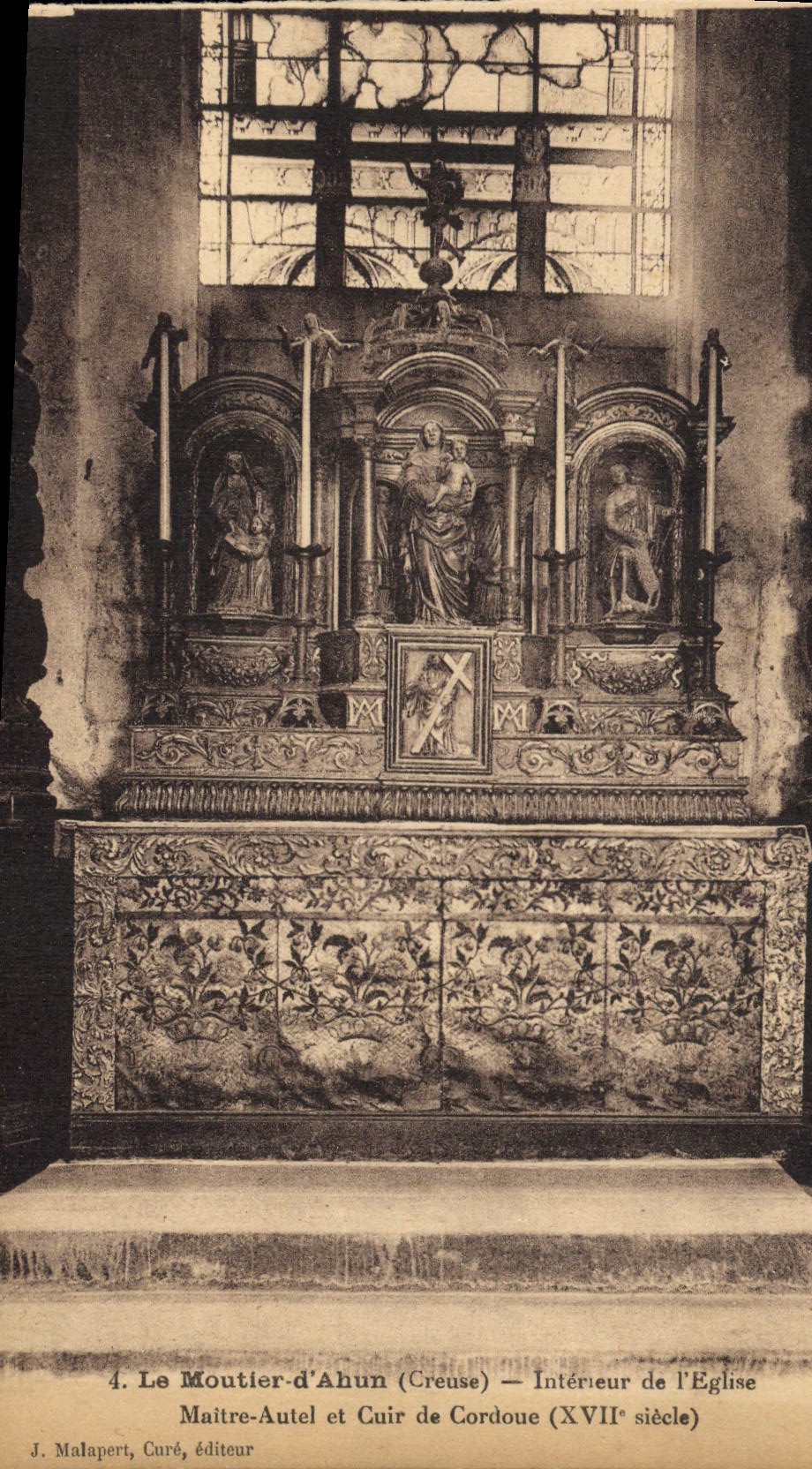 CPA Le Moutier d'Ahun Creuse Interieur de l'Eglise Maitre Autel et Cuir de Cordoue