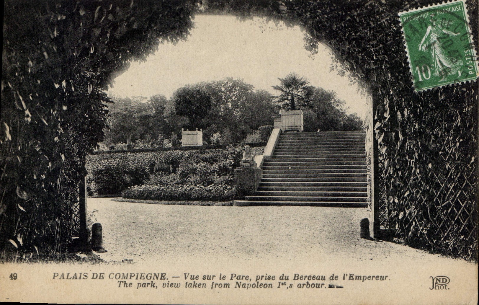 CPA Palais de Compiegne Vue sur le Parc prise de Berceau de l'Empereur