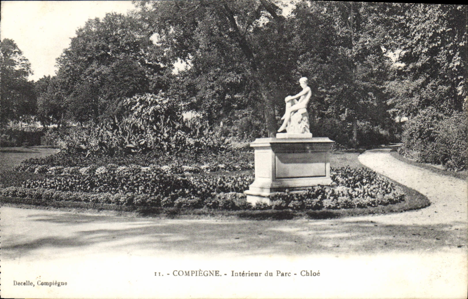 CPA Compiegne Interieur du Parc Chloe 