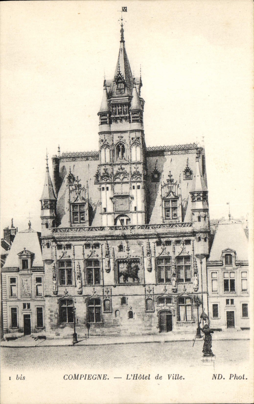 CPA Compiegne L'Hotel de Ville 