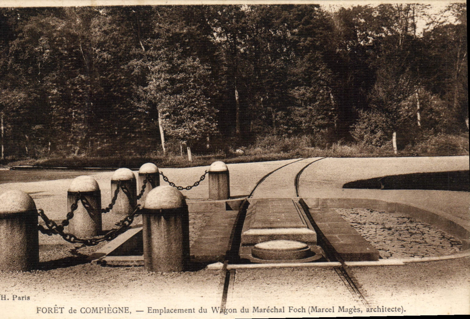CPA Foret de Compiegne Emplacement du Wagon du Marechal Foch 