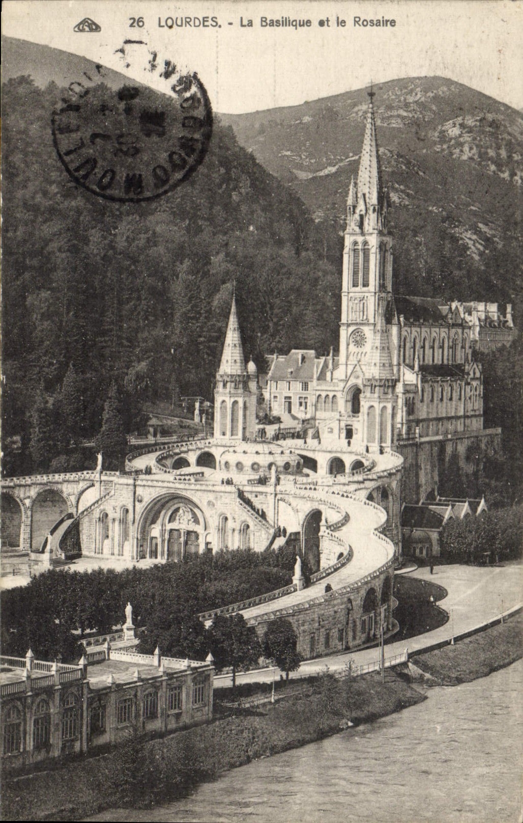 CPA Lourdes La Basilique et le Rosaire 