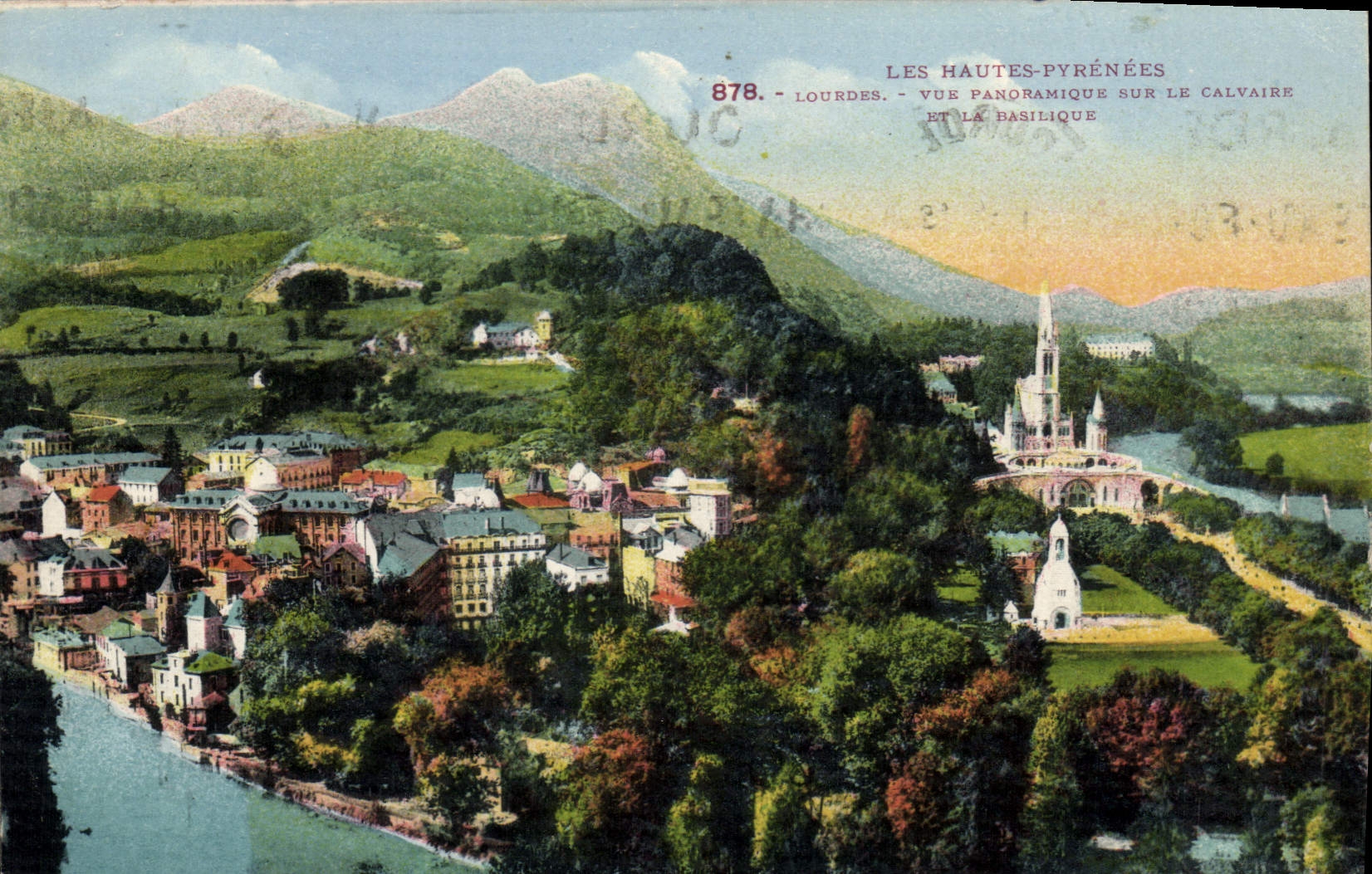 CPA Lourdes Vue Panoramique sur le Calvaire et la Basilique 
